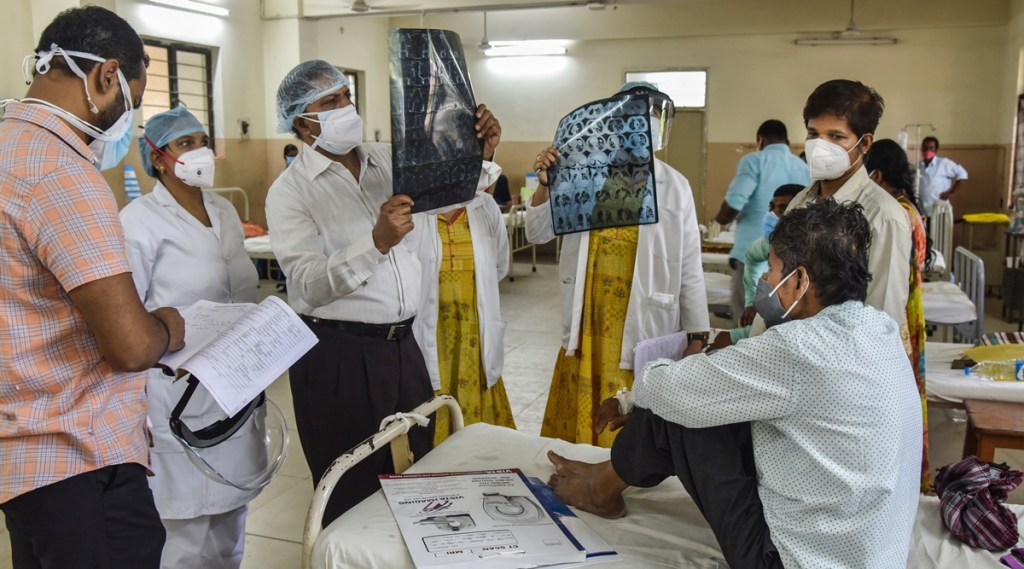 Four to five injections per patient per day are used in the treatment of the fungal infection.