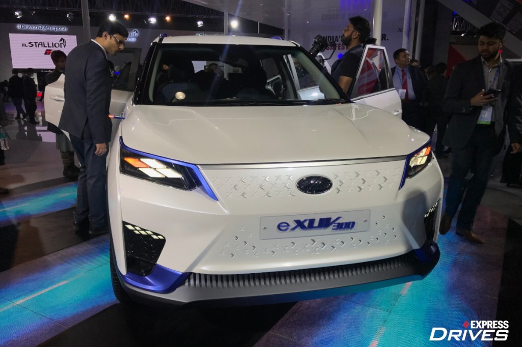 Mahindra eXUV300