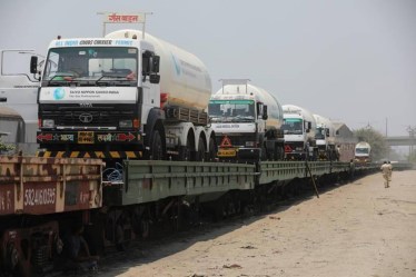 oxygen express, medical oxygen, oxygen express from Odisha to kerala , covid situation, coronavirus in India, covid patients, shortage of oxygen
