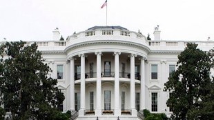 Covid-19, US celebration at White House, Masks out, US covid vaccination complete, Joe Biden