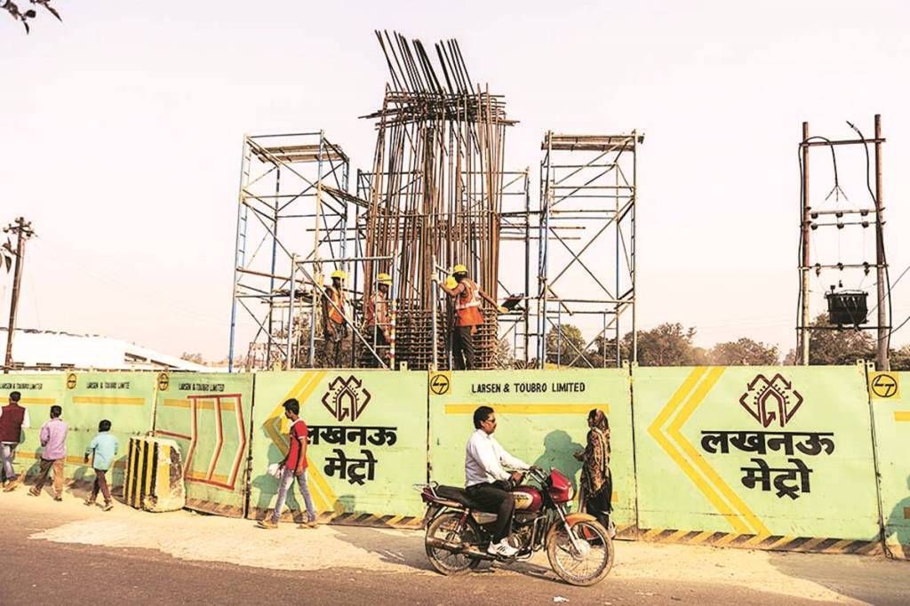 Labour was 240,000 in March 2021, which L&T would have liked to ramp up to 275-300,000 in FY22E. (Bloomberg image) Labour was 240,000 in March 2021, which L&T would have liked to ramp up to 275-300,000 in FY22E. (Bloomberg image)