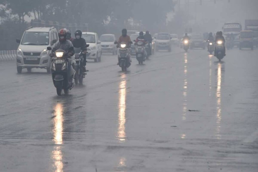 Mahesh Palawat from Skymet Weather said chances are that Delhi will get monsoonal showers only around the usual date of June 27.
