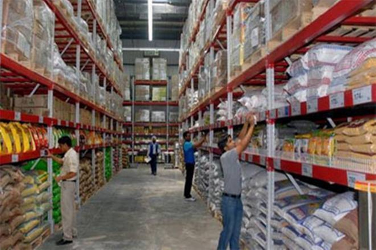 Reliance Retail reported revenues of Rs 1,53,818 crore in FY21, a marginal decline over revenues of Rs 1,63,029 crore posted in FY20, the firm said in its annual report. (Representative image) Reliance Retail reported revenues of Rs 1,53,818 crore in FY21, a marginal decline over revenues of Rs 1,63,029 crore posted in FY20, the firm said in its annual report. (Representative image)