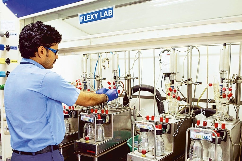 At 38X FY2023e P/E, valuations fully capture the superior growth in APIs, while ignoring the risks to the synthesis segment over the long-term. REDUCE
