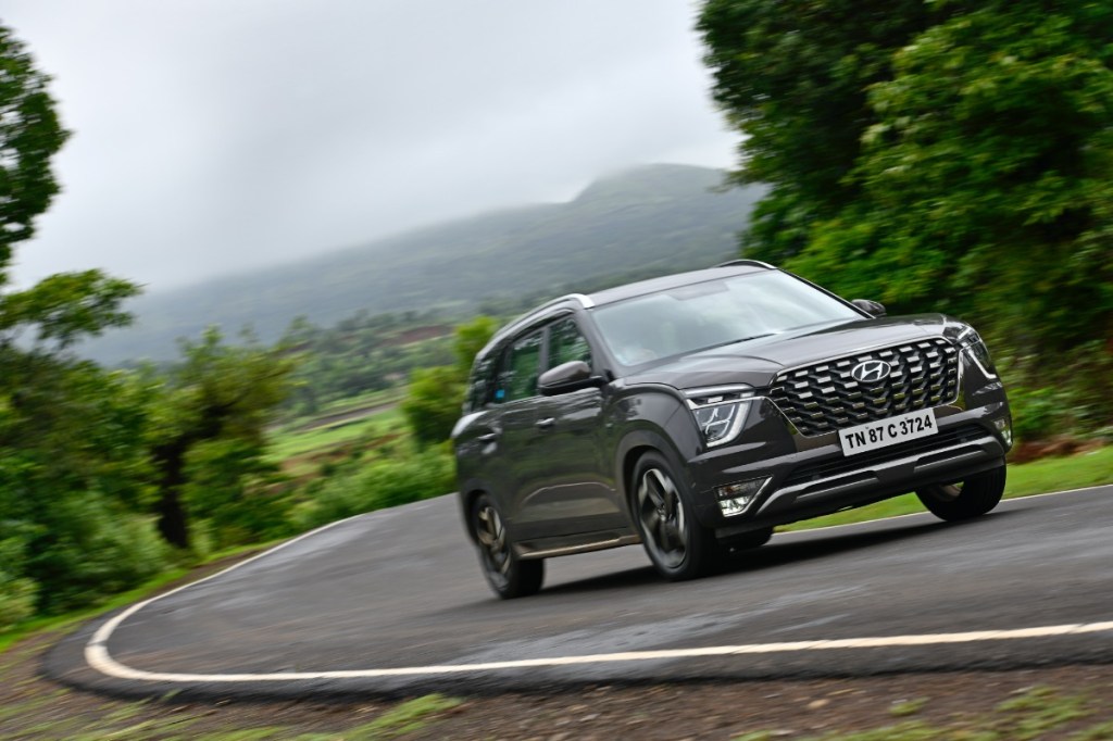 Hyundai Alcazar Diesel/ Petrol Review: Make way for the new King!