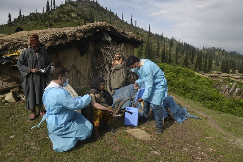 COVID-19 vaccine, COVID-19, vaccine, Door-to-door vaccination, kashmir, Anantnag, coronavirus vaccine, Covishield, Jammu And Kashmir, Budgam, Pulwama