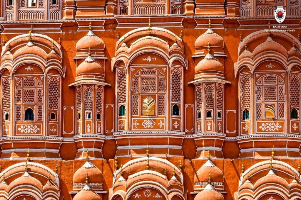 In 2019, about 10.93 million tourists visited India, their average daily stay for a foreign tourist clocked is 21 days and the average daily spending is pegged at $34. Image: Rajasthan Tourism/ Twitter