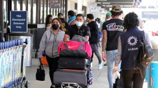 Travel rebound: 2 million people go through US airports