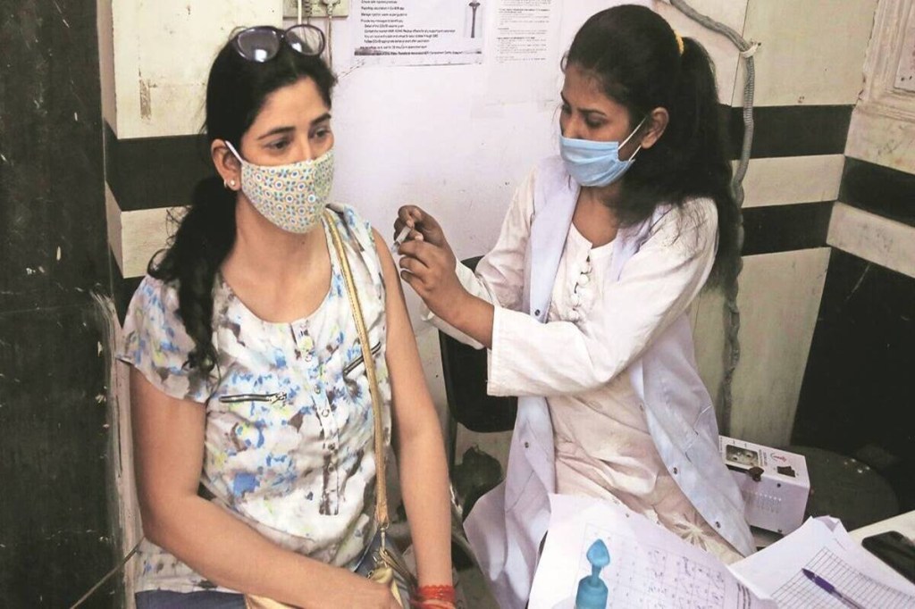 Moolchand Medcity, travelling for vaccination, Agra travel for vaccination, covaxin, covishield, vaccine shortage in Delhi