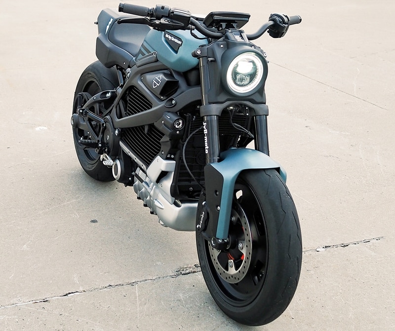 Harley didn’t put Jens under any restrictions: they simply wanted a signature JvB-moto design. And Jens wanted the custom elements to be reproducible and road legal in Europe, because he’s planning a small production run of this bike. He’s planning a run of custom LiveWires, rather than selling kits or individual parts. (Source: Bikeexif)