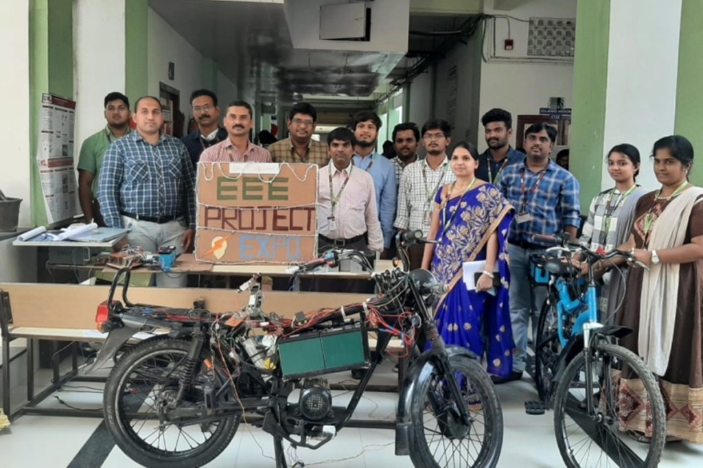 Electric bike with wireless charging: College students develop prototype with 100 km range