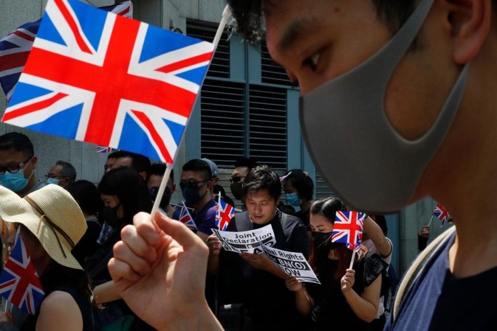 hong kong bans UK flight