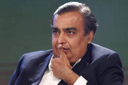 The single-day peak in JioMart's order volume had increased from 4 lakh daily orders, according to Reliance's Q1 FY21 results. The single-day peak in JioMart's order volume had increased from 4 lakh daily orders, according to Reliance's Q1 FY21 results.
