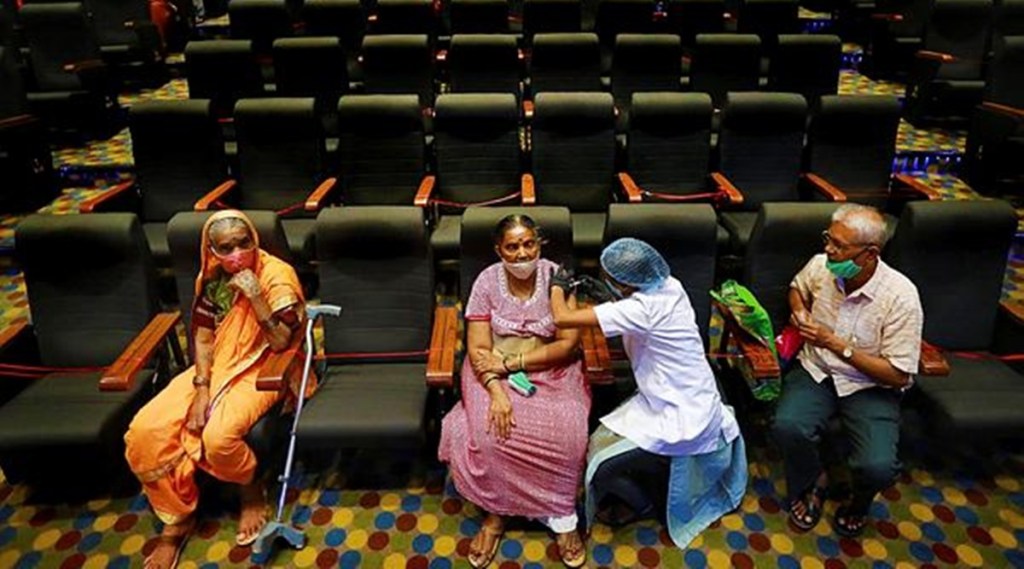 If none of the beneficiaries report post-vaccination symptoms, vaccinators must contact the local health authorities and check the credentials of the private vaccination camps.