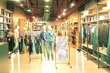 ABFRL also witnessed a strong e-commerce performance with double-digit growth, from 7% in FY20 to 15% in FY21, as per company data.