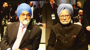 Economist Montek Singh Ahluwalia with former prime minister Manmohan Singh (Image: Express Archives)