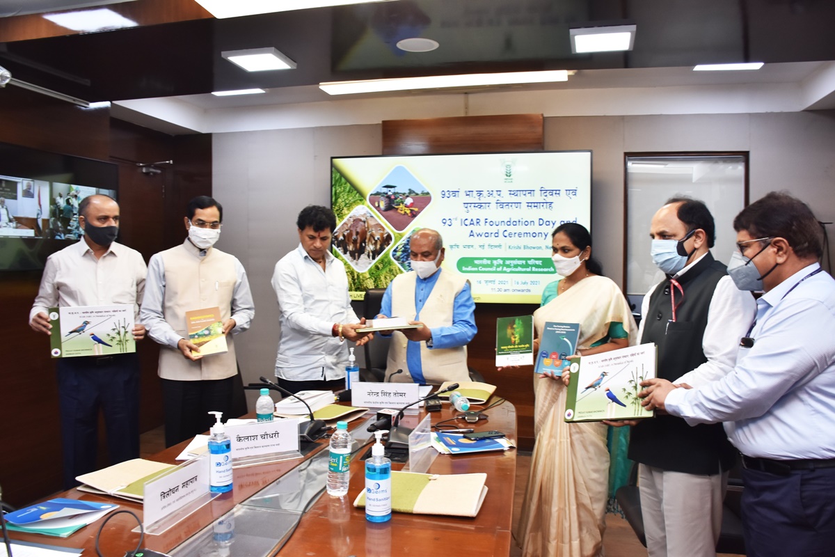 Tomar also highlighted the agricultural sector’s capability to meet the targets of the essential food crops even during the challenging times of Covid-19. Tomar also highlighted the agricultural sector’s capability to meet the targets of the essential food crops even during the challenging times of Covid-19.