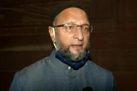 Asaduddin Owaisi also said that the view of the Modi government and that of the Yogi government about the population bill is contradictory.