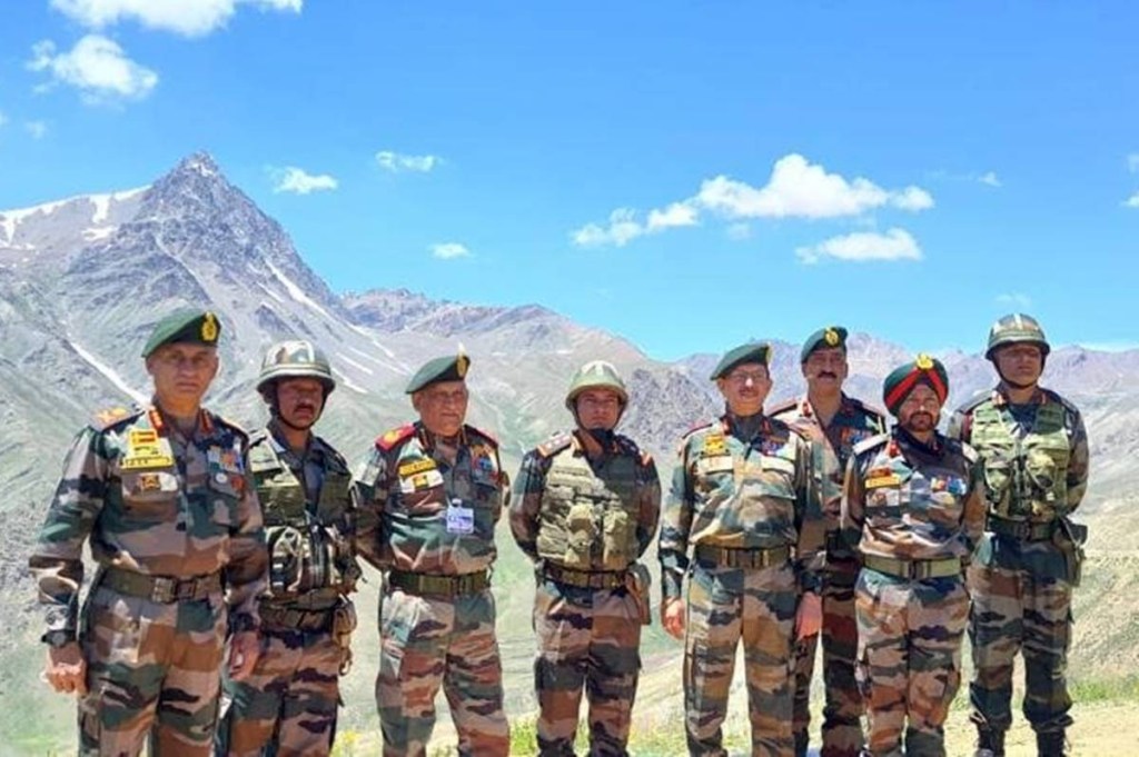 CDS Chief of Defence Staff Gen Bipin Rawat visits areas along LoC in Dras sector of Kargil on Kargil Vijay Diwas eve CDS Chief of Defence Staff Gen Bipin Rawat visits areas along LoC in Dras sector of Kargil on Kargil Vijay Diwas eve