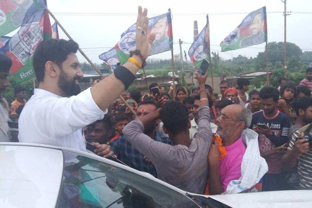 Recently, RJD national general secretary Shyam Rajak met Chirag Paswan in Bihar.
