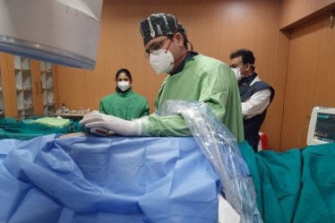 Cryoablation, Mumbai Hospital, Doctors at Max Hospital, what is Cryoablation,, Cryoablation, treating technique, joint pain, arthritis treament