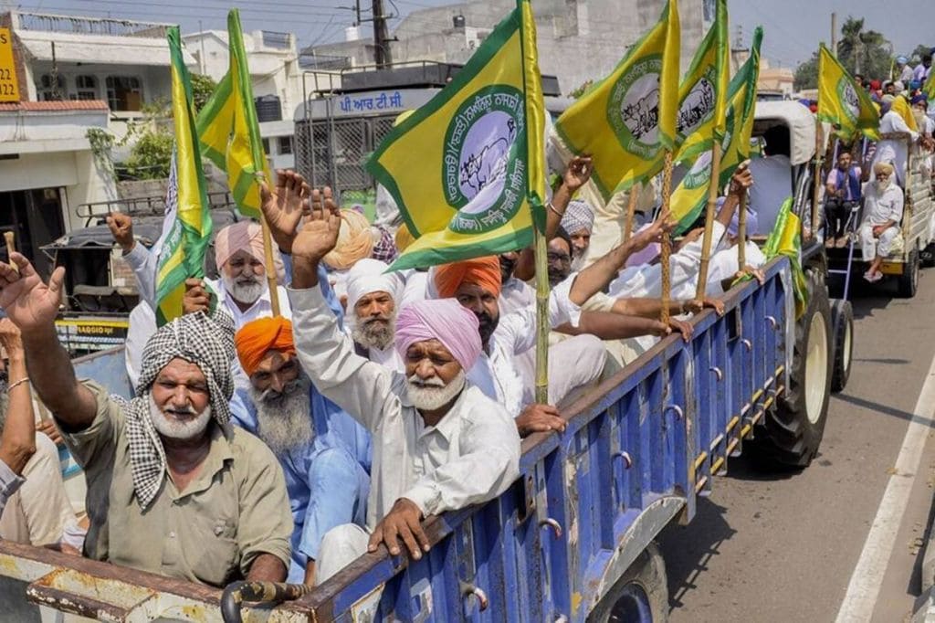 Farmers Tractor Rally Live, Farmers Tractor Rally to Singhu Border Live