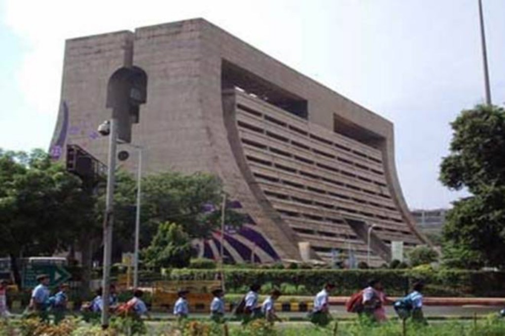 5 municipal services would be available to the citizens through about 816 CSCs run by the Union government. (PTI Image) 5 municipal services would be available to the citizens through about 816 CSCs run by the Union government. (PTI Image)