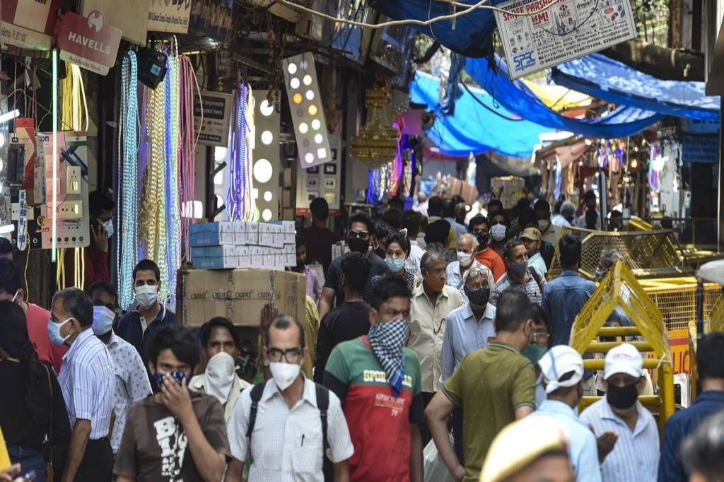 union health ministry, people crowding in manali, Himachal tourism, covid cases, covif postivity rate, Covid cases in India, pandemic situation and vaccination status