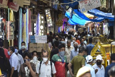 union health ministry, people crowding in manali, Himachal tourism, covid cases, covif postivity rate, Covid cases in India, pandemic situation and vaccination status