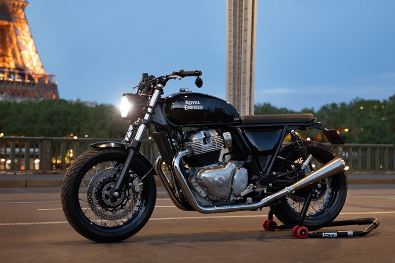 'Who's bad!', remember that one song by Michael Jackson? This custom Royal Enfield could very well feature in that music video from 1987. Wearing a Bad Winners Motokit, the Interceptor 650 retains its original old school charm but looks 'bad' or rather rad with some very subtle changes. (Source: Birexif)