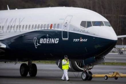 Boeing cuts production on the 787 to address flaw