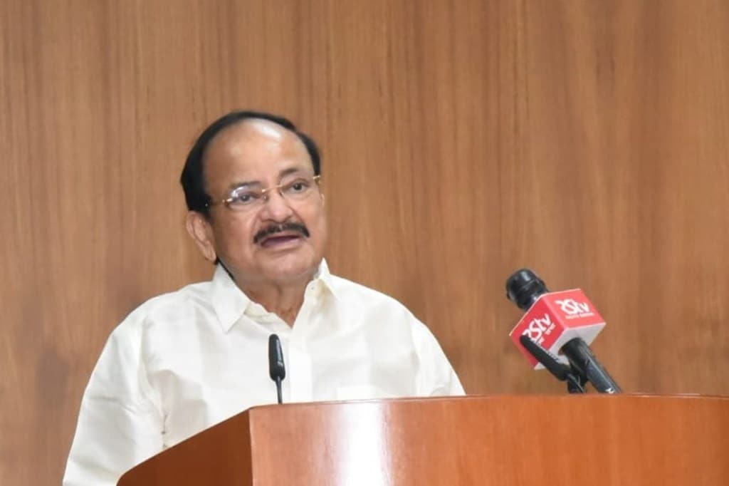Naidu recalled the important role played by Chaman Lal during the Emergency and said he helped the family members of jailed persons with great diligence.