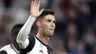 The news of Ronaldo's impending arrival in Manchester, in the blue half of the city, spread like wildfire.