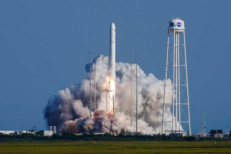International Space Station, Space Station, Astronauts, NASA, pizza, Grumman, Northrop Grumman