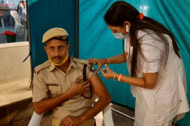 #Coronavirus in #India News Blog: 50% of eligible population inoculated with first dose of COVID-19 vaccine, tweets Health Minister Mansukh Mandaviya