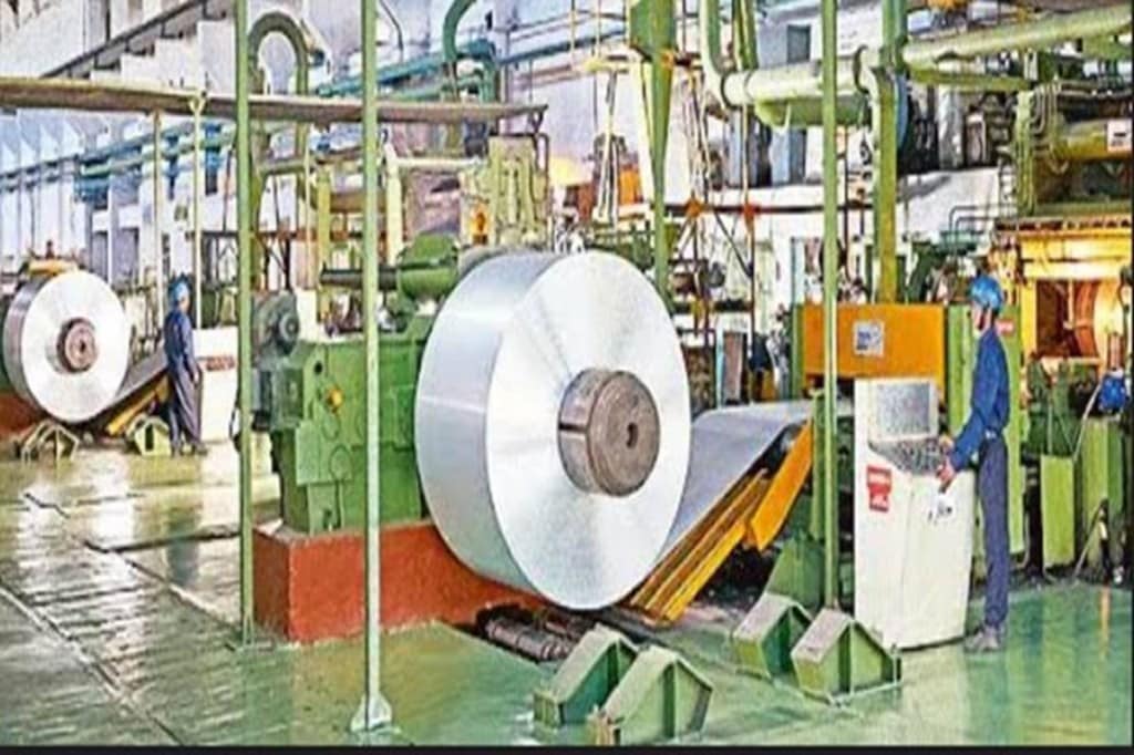 Hindalco Industries, Hirakud, Silvassa and Mundra plants, Aditya Birla group, value-added products, Annual Report 2020-21., greenfield site in mudra gujarat, consumer and industrial good sectors.