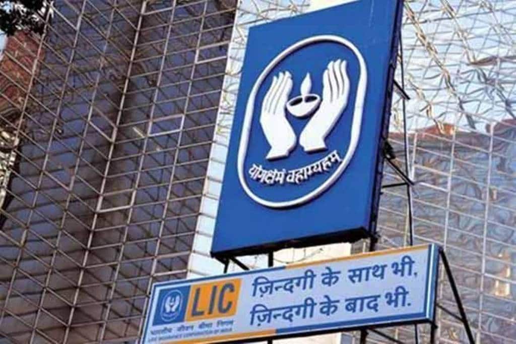 Goldman Sachs Group Inc., J P Morgan Chase & Co, and ICICI Securities, mega initial public offering, cpountry's largest insurer, DIPAM, LIC IPO