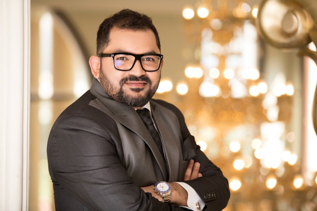 By connecting the two bridges, retailers can more likely objective their advertising and brand building endeavors across different touchpoints to readily fulfill the need for the advanced client experience.