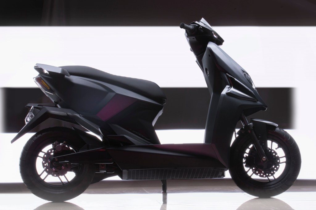 Simple One electric scooter gathers over 30,000 bookings: Range, price, deliveries