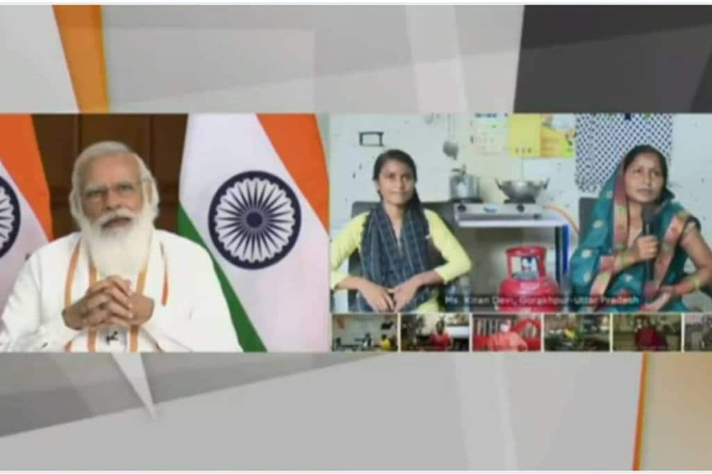 PM Modi was interacted with Kiran Devi of Gorakhpur in Uttar Pradesh who was sitting with her daughter for the programme.