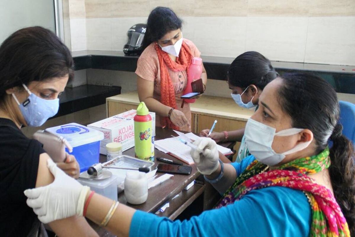 Coronavirus Cases in India Latest Update, Covid-19 Vaccine Registration Online, Covid-19 third wave, Schools and Colleges reopen Coronavirus Cases in India Latest Update, Covid-19 Vaccine Registration Online, Covid-19 third wave, Schools and Colleges reopen