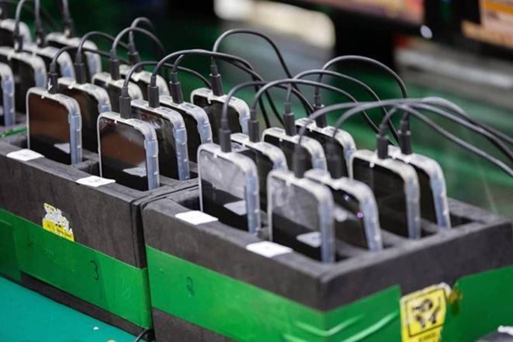 Apple mobile manufacturing