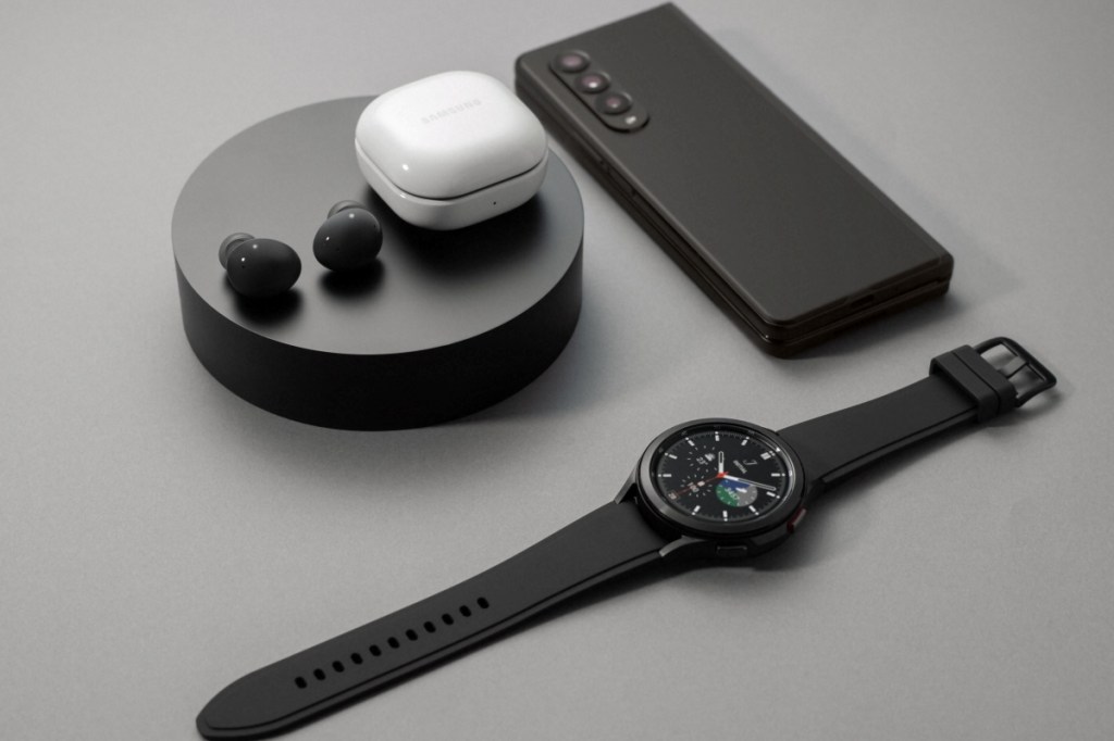 Samsung Galaxy Watch 4, Galaxy Watch 4 Classic, Galaxy Buds 2