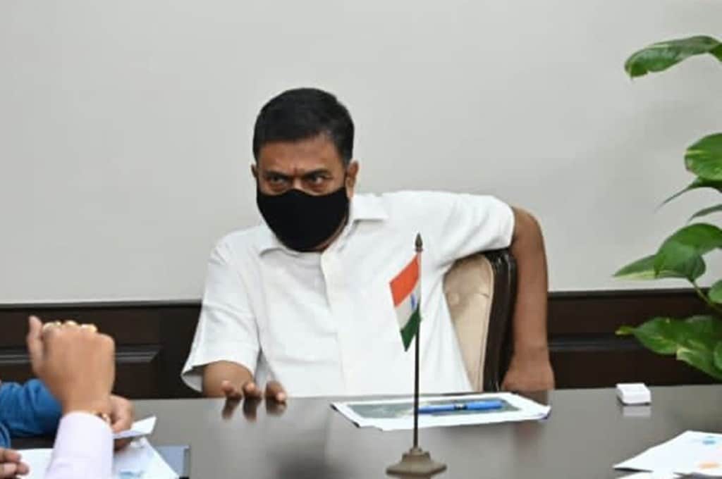 The minister asked CIL to review coal company wise rake loading on a daily basis and ensure that it is commensurate with the rake loading target for the month of September, 2021.