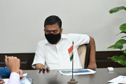 The minister asked CIL to review coal company wise rake loading on a daily basis and ensure that it is commensurate with the rake loading target for the month of September, 2021.