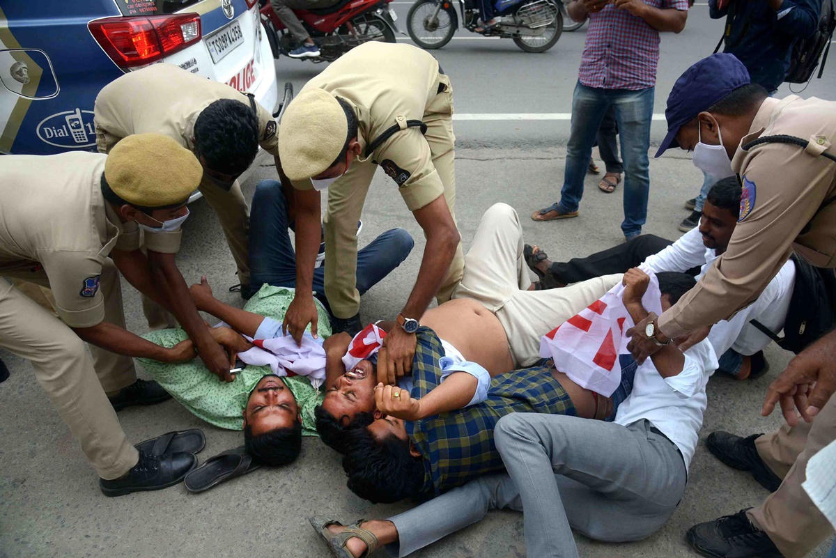 Police detain unemployed youth staging a protest in Hyderabad (PTI Image)