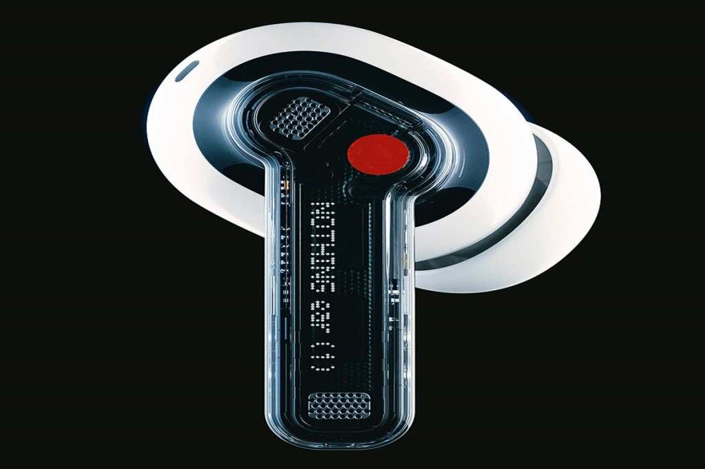 For loud and clear calls, Clear Voice Technology was specially-developed for ear (1) to reduce distracting background noises like the wind.