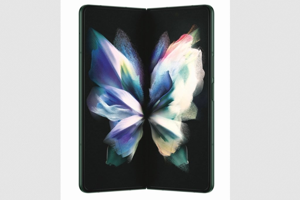 Put simply, it’s your office, in your pocket. Let’s check out the finer details.