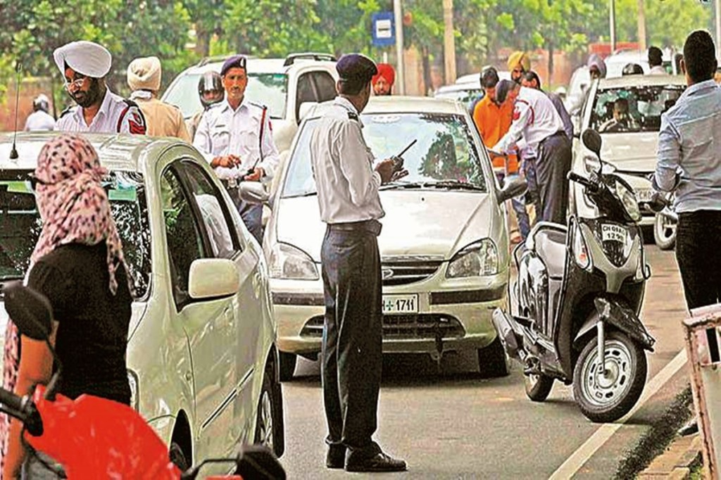 Mobility analysis will continuously monitor dynamic risks of the entire road network to define grey and black spots—areas that are high risk or accident-prone.