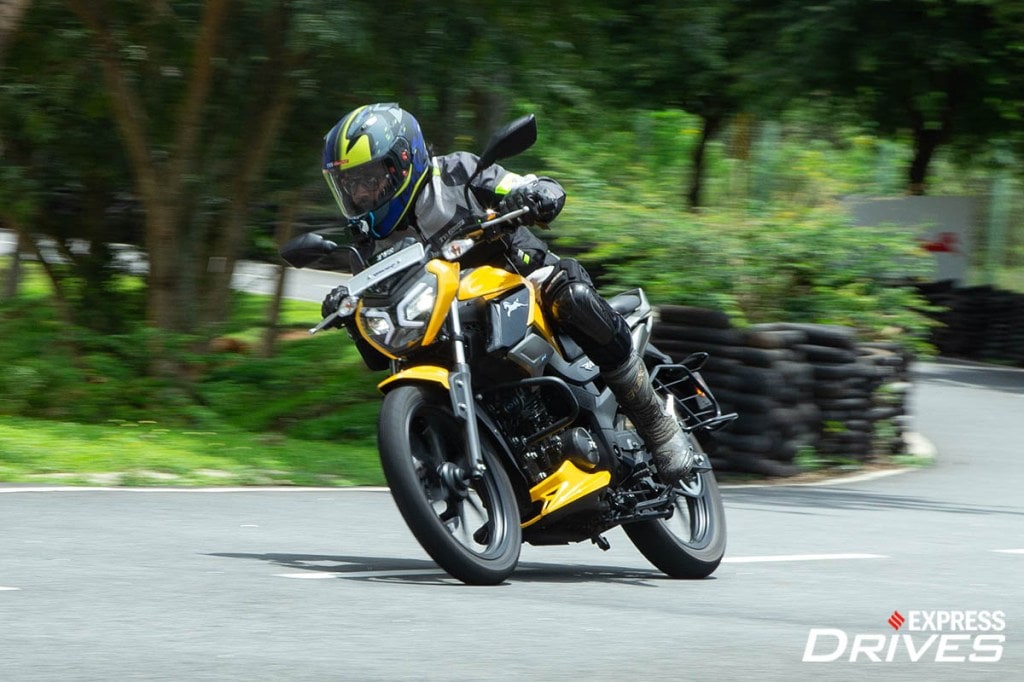 TVS Raider 125 riding